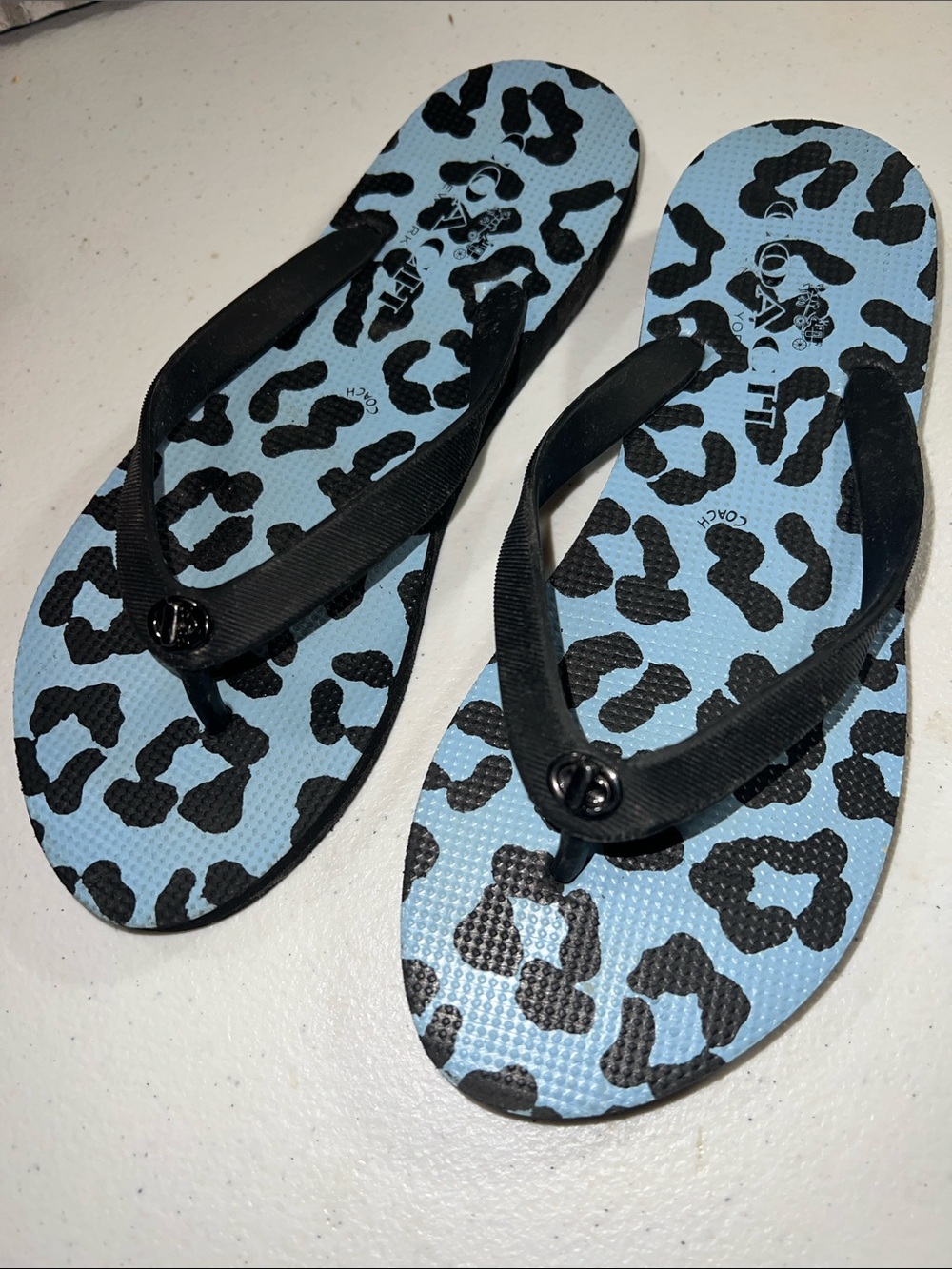Coach blue & black leopard print rubber thong flip-flop sandals